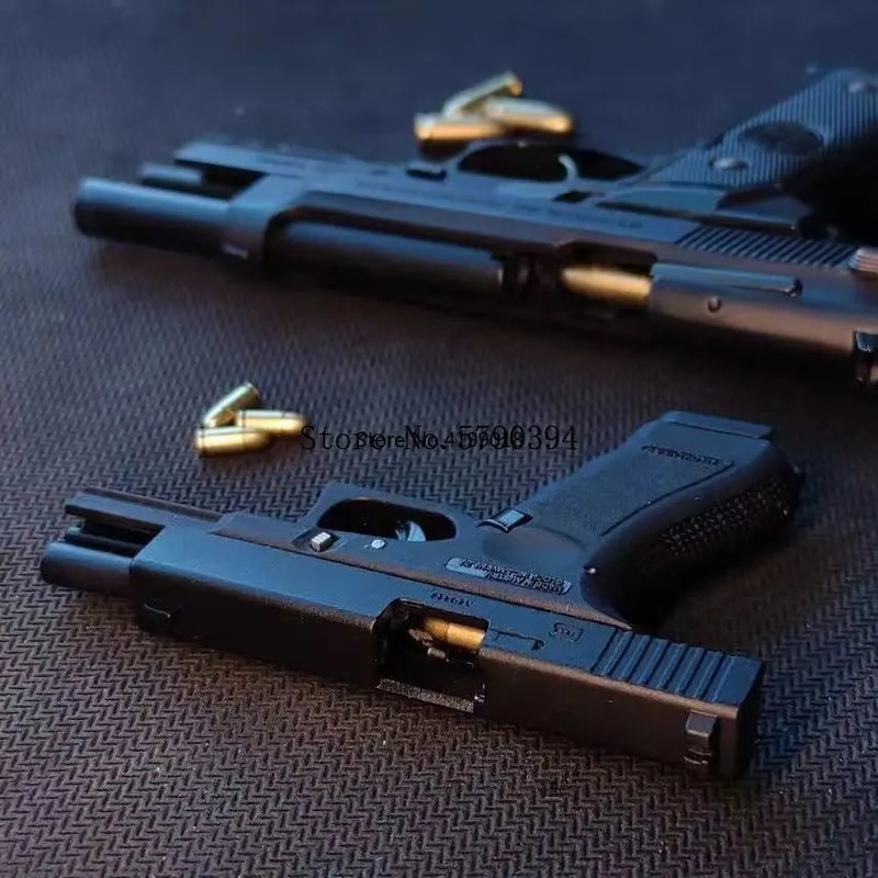 Alloy 1:3 Pistol Keychain Mini Glock 17 Model Toy Gun  Assemble Disassemble Jedi Survival Pistols For Adult Kids Gift