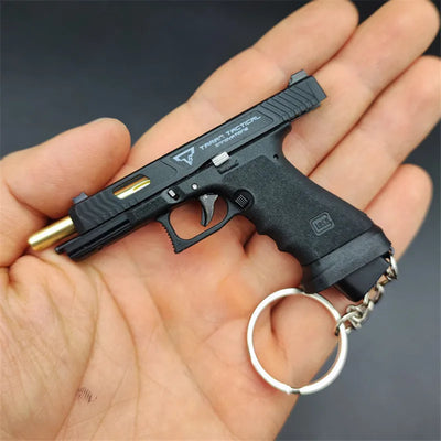 GLOCK34 TTI Shell Eject Mini Gun Keychain 1:3 Miniature Metal Pistol Keyring Pendant Ornament Gift for Army Fan Model Collection